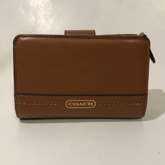 Coach Handbags - Coach Leather Fold Zipper Wallet